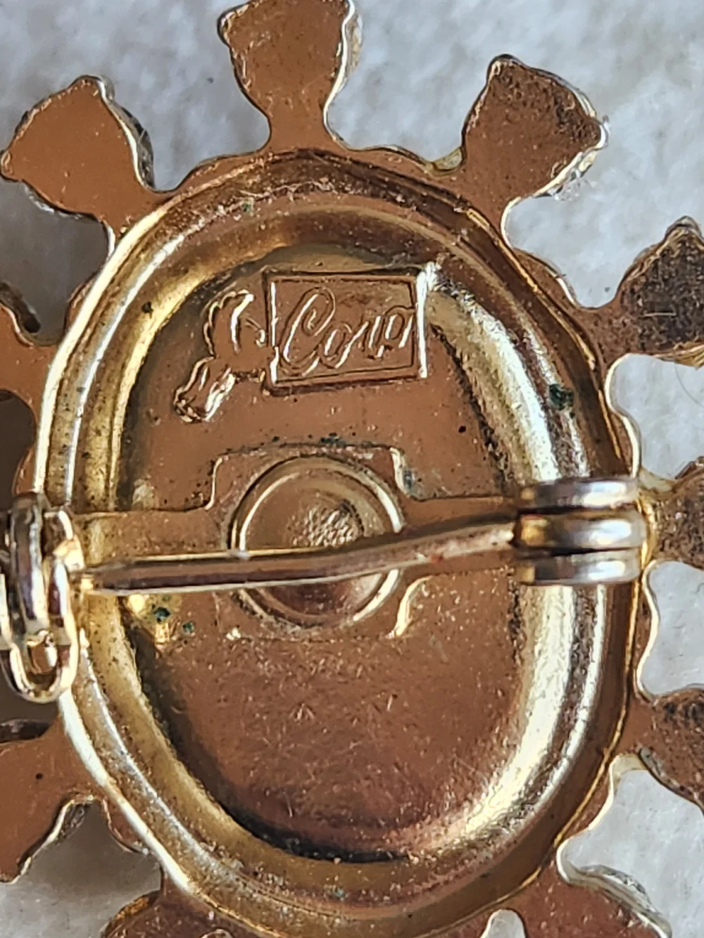 VTG Signed CORO Cameo Brooch Gold Rhinestone Crystal Halo Pin Victorian 1950's